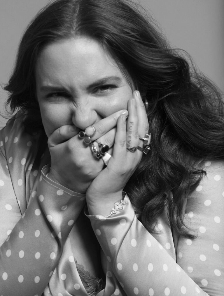 Cosmo Lena Dunham March 20 – featured image